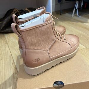 NEW IN BOX UGG DECONSTRUCTED LACE BOOTS SIZE 8